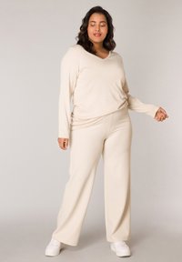 Широкие брюки Широкие брюки