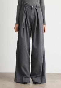 Джинсы Джинсы