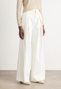 Джинсы Джинсы