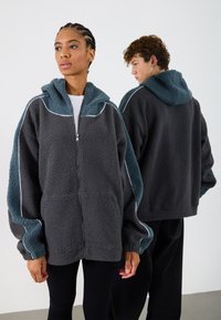 Флисовая куртка Флисовая куртка