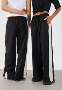 Спортивные штаны Спортивные штаны