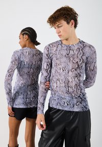 Лонгслив Лонгслив