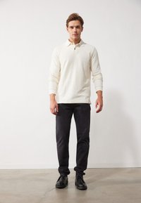 Ботинки на шнуровке Ботинки на шнуровке