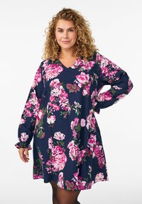 Короткое платье Короткое платье