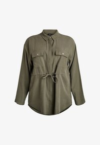 Куртка с накладнымит карманами Куртка с накладнымит карманами