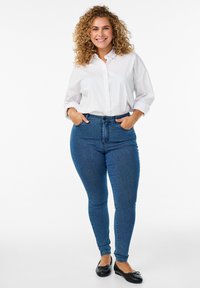 Узкие джинсы Узкие джинсы