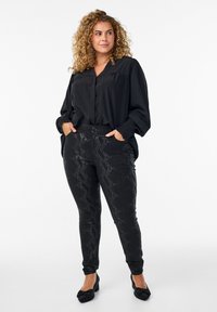 Узкие брюки Узкие брюки