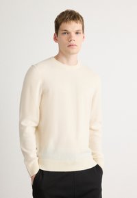 Пуловер Пуловер