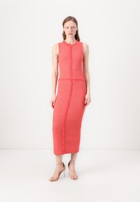 Вязаное платье Вязаное платье