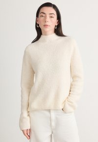 Пуловер Пуловер