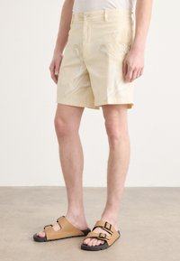 Шорты Шорты