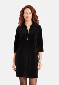 Короткое платье Короткое платье