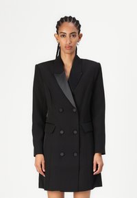 Короткое платье Короткое платье