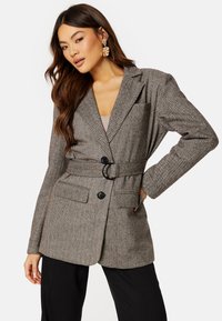 Короткое пальто Короткое пальто