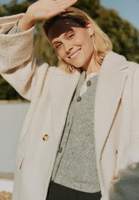 Короткое пальто Короткое пальто