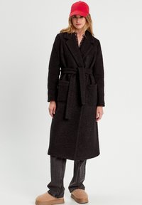 Тренч Тренч