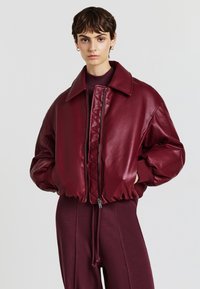 Кожаная куртка Кожаная куртка