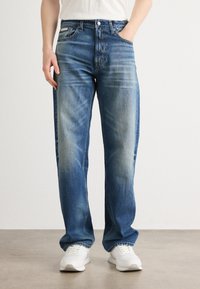 Прямые джинсы Прямые джинсы