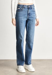 Прямые джинсы Прямые джинсы