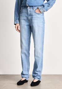 Джинсы Джинсы