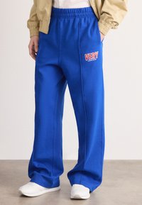 Спортивные штаны Спортивные штаны