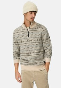 Пуловер Пуловер