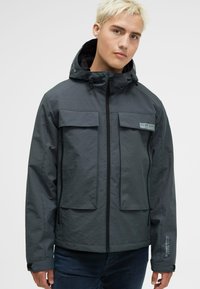 Зимняя куртка Зимняя куртка