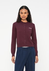 Твинсет Твинсет