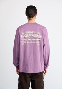 Лонгслив Лонгслив