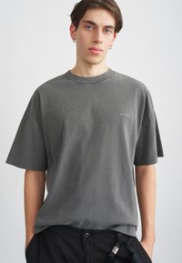 Футболка Футболка