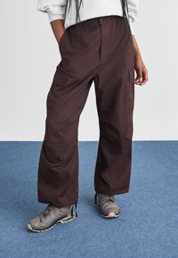 Широкие брюки Широкие брюки