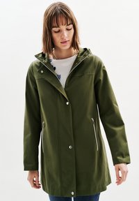 Короткое пальто Короткое пальто