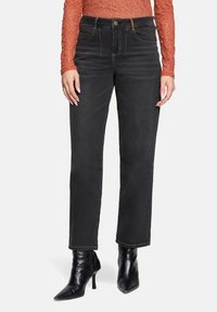 Прямые джинсы Прямые джинсы