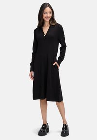 Вязаное платье Вязаное платье