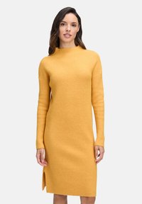 Вязаное платье Вязаное платье