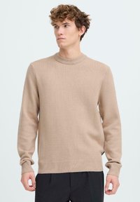 Пуловер Пуловер