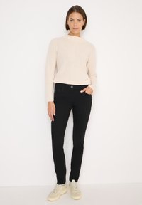 Джинсы Джинсы