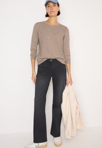 Длинный пуловер Длинный пуловер