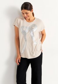 Футболка Футболка