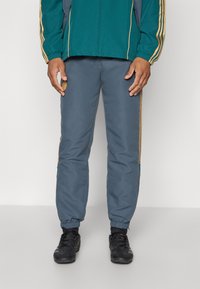 Спортивные штаны Спортивные штаны