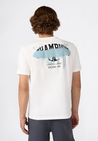 Футболка Футболка