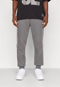 Спортивные штаны Спортивные штаны