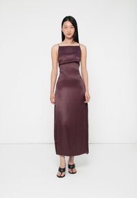 Платье Платье