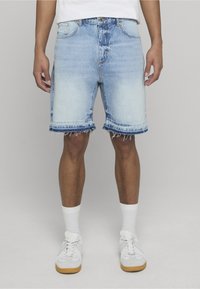 Шорты Шорты