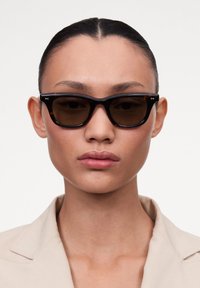 Солнечные очки Солнечные очки