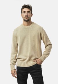 Пуловер Пуловер