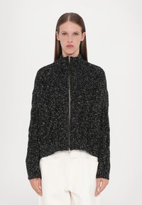 Вязаная кофта Вязаная кофта