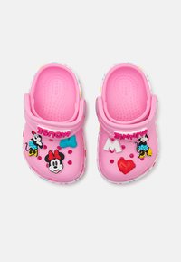 Сандалии Сандалии