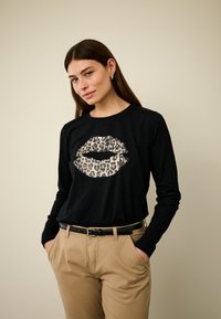 Лонгслив Лонгслив