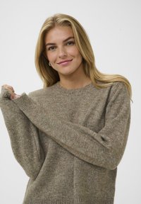 Пуловер Пуловер